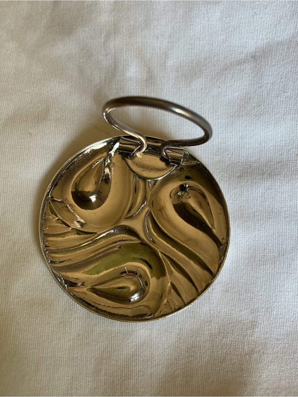 Polished Silver Tone Abstract Swirl Scarf Clip - Picture 3 of 3